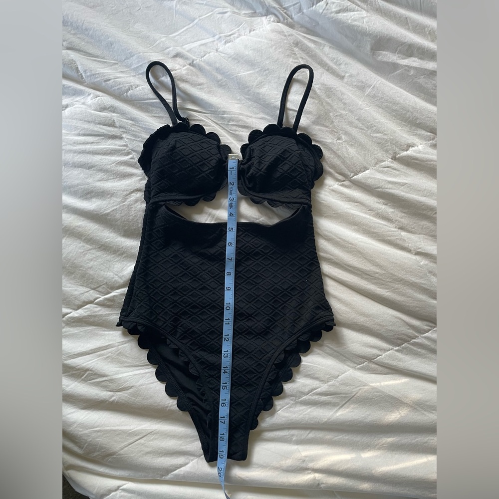 Cupshe Black Scalloped One Piece Swimsuit